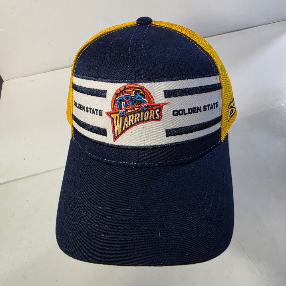 Reebok Golden State Warriors NBA Trucker Hat Snapback Navy Blue Yellow Mesh Cap